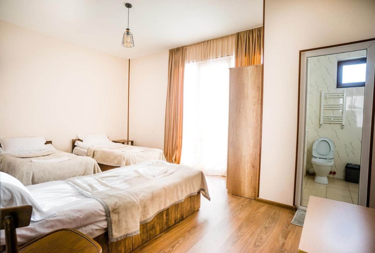 Sunny Hill Hotel กูเดาริ ภายนอก รูปภาพ