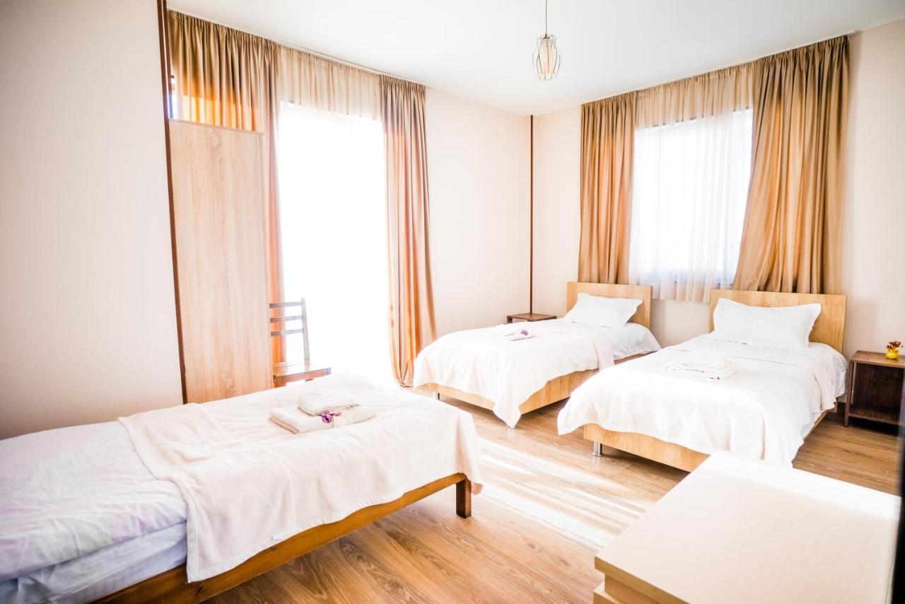 Sunny Hill Hotel กูเดาริ ภายนอก รูปภาพ